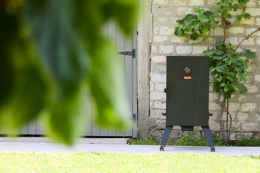 Olav smoking cabinet