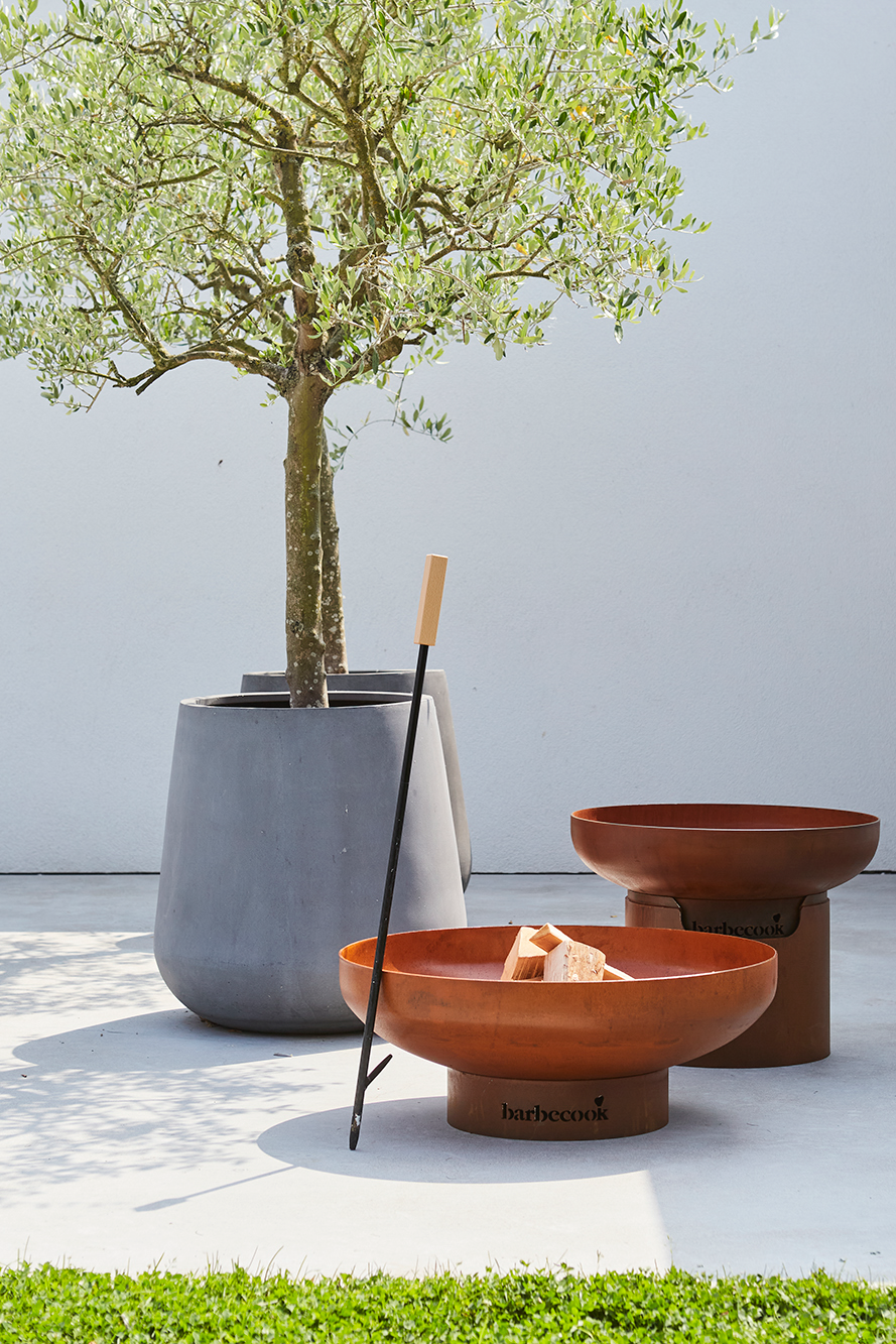 Fire poker with blowhole